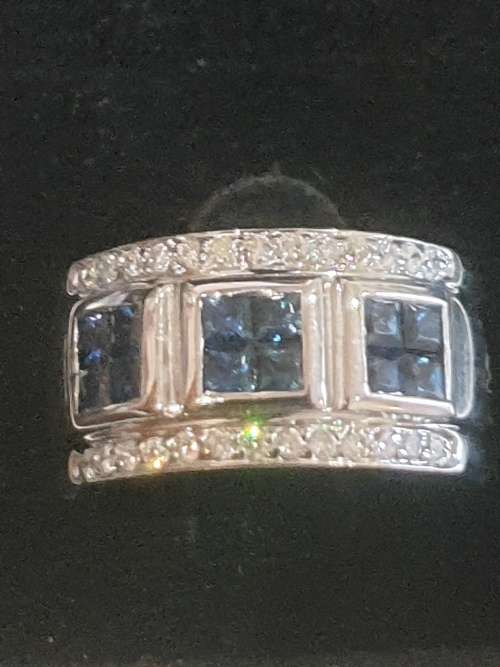 18ct Princess cut Sapphire`s and Diamond Ring of approx 0.98 carats