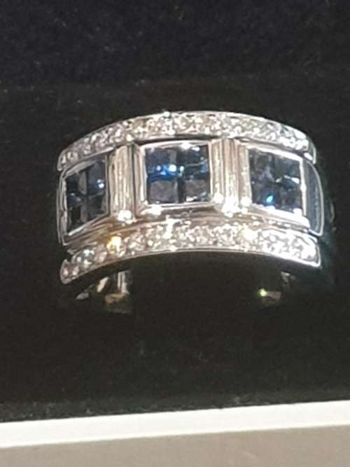 18ct Princess cut Sapphire`s and Diamond Ring of approx 0.98 carats