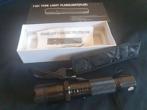 Stun gun, flashlight 1101