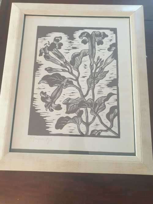 GREGOIRE BOONZAIER BLACK AND WHITE LINO-CUT HIBISCUS FLOWERS SIGNED AND DATED 1978 IN FRAME