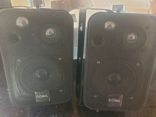 Dowa indoor or outdoor waterproof 30 Watt speaker set with wall mount brackets