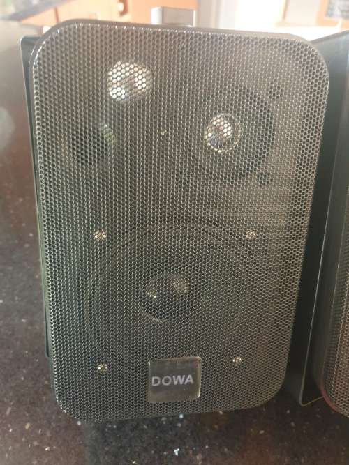 Dowa indoor or outdoor waterproof 30 Watt speaker set with wall mount brackets