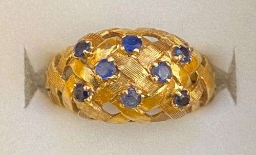 18ct yellow gold fancy woven ring with 8 natural Sapphire`s circa approx 1960`s