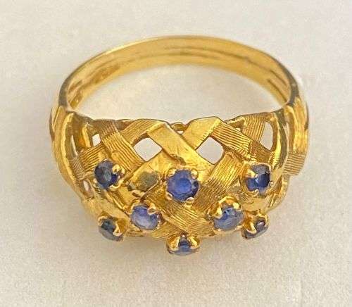 18ct yellow gold fancy woven ring with 8 natural Sapphire`s circa approx 1960`s