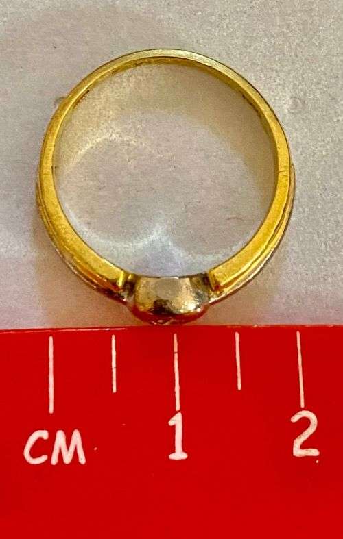 18ct and .10 carat diamond ring