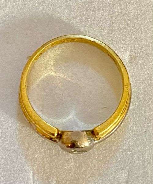 18ct and .10 carat diamond ring