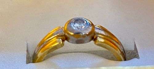 18ct and .10 carat diamond ring