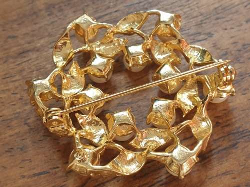 Vintage Faux pearl and faux gold brooch