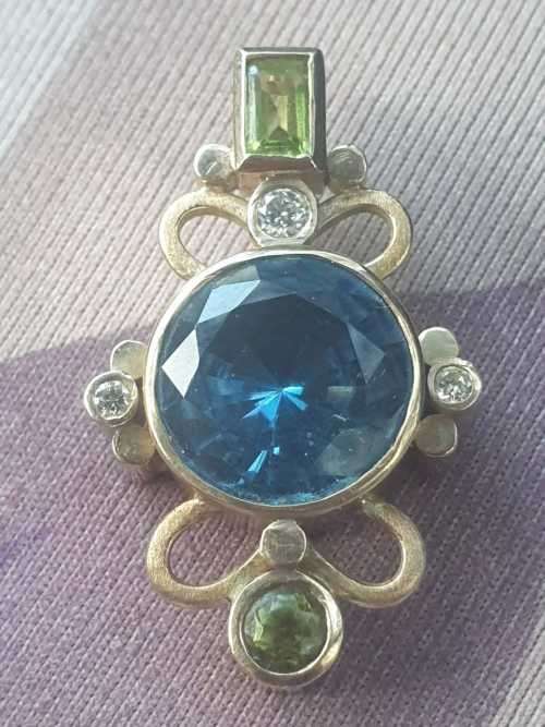 Exquiste 18ct gold pendant with large tourmaline, peridot and diamonds