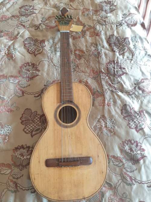 10 string antique hand made Portuguese Mandolin/guitar with traditional peachow keys