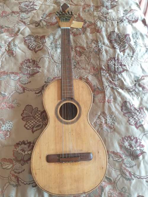 10 string antique hand made Portuguese Mandolin/guitar with traditional peachow keys