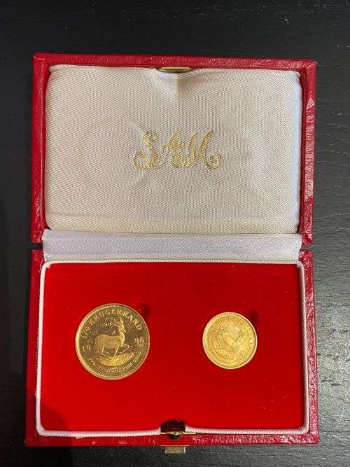 Highly collectable 2 Kruger Rand gold coin set in SAM Red box 1/10(1985) & 1/4(1986)