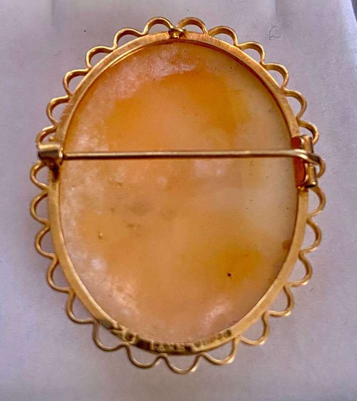 large 9ct gold cameo from 1928