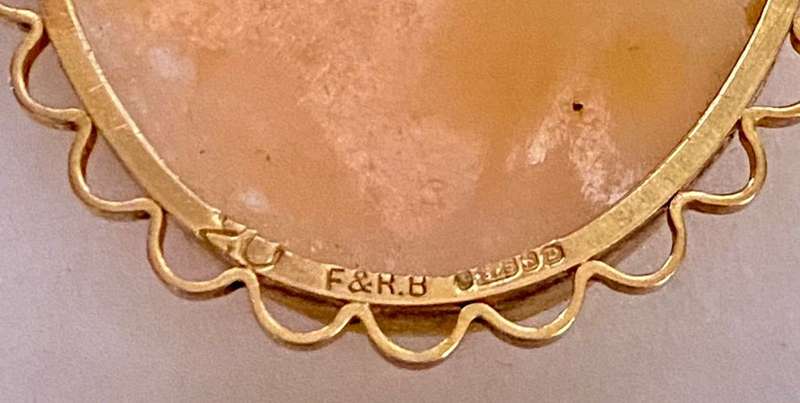 large 9ct gold cameo from 1928