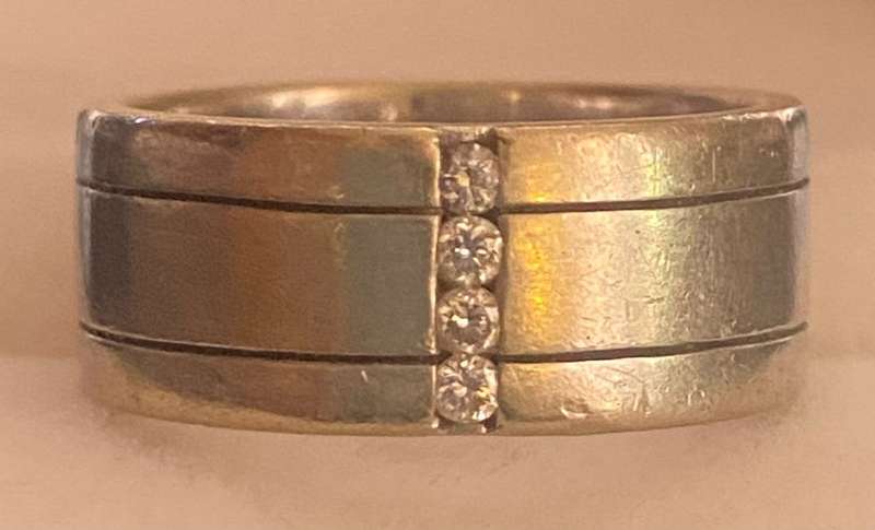 Genuine 9ct white gold wedding band ring with 4x Diamonds