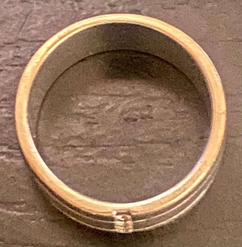 Genuine 9ct white gold wedding band ring with 4x Diamonds