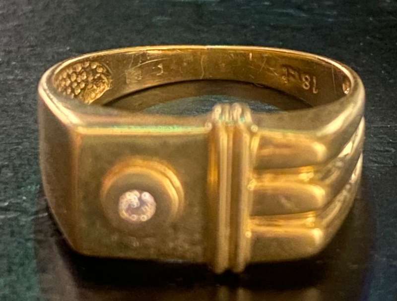 Gents 18ct yellow gold & Solitaire Diamond Signet Ring