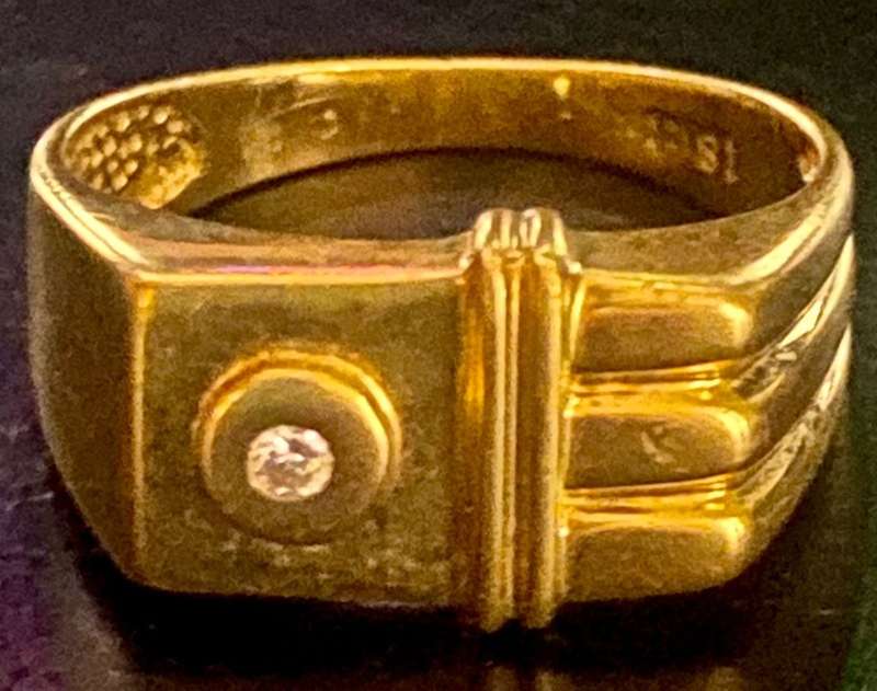 Gents 18ct yellow gold & Solitaire Diamond Signet Ring