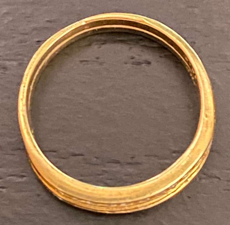 18ct Double band ring with 22x Diamonds
