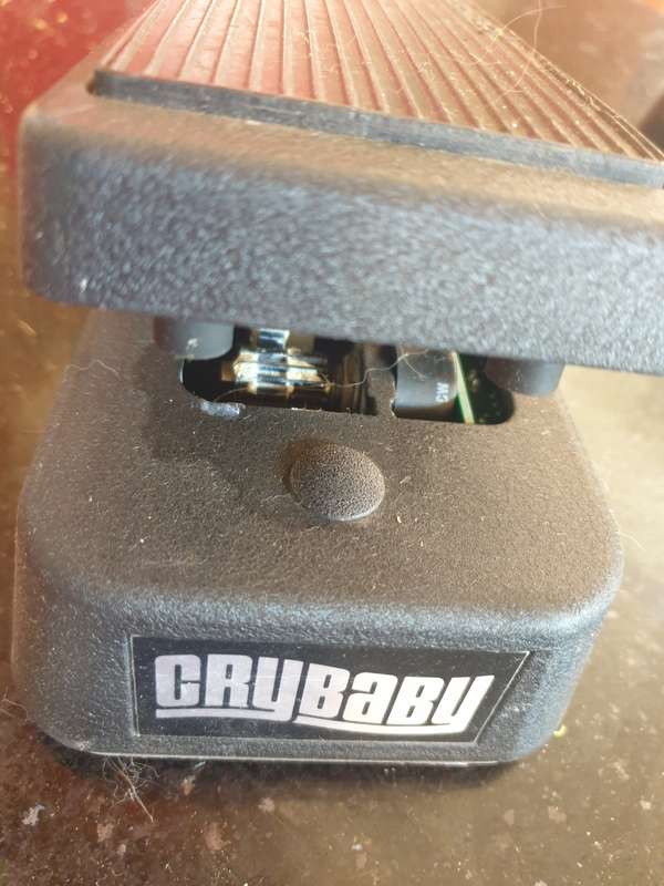 Crybaby guitar pedal
