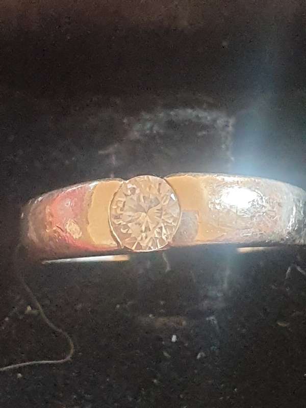 9ct white gold and solitaire Cubic Zirconia ring