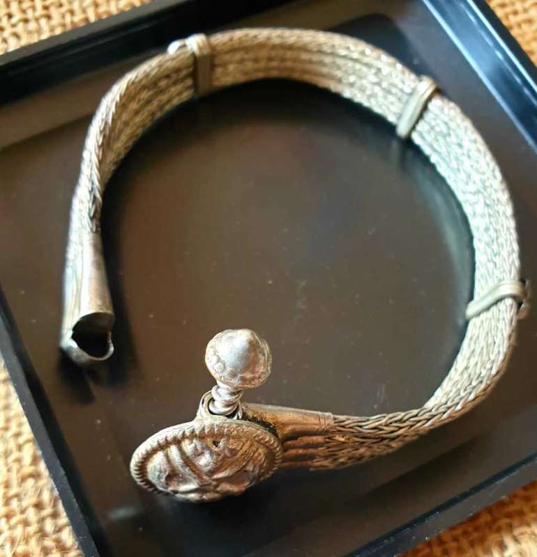 Unique Rajasthani Indian Silver tone handmade snake-chain  bracelet with screw fastener