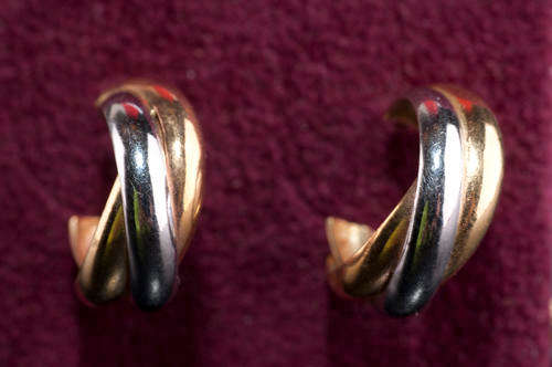 9ct gold 2 tone earrings 5.1g