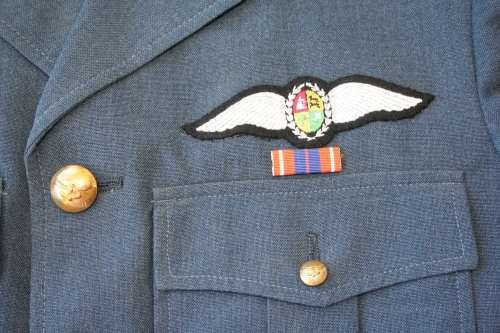 SAAF -- SOUTH AFRICAN AIR FORCE - PILOTS STEP OUT TUNIC -- LIEUTENANT 1982
