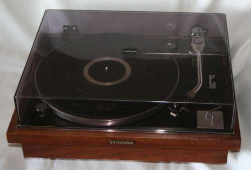 PIONEER PL25 TURNTABLE, RECORD PLAYER,PHONOGRAPH-- GREAT CONDITION