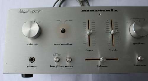 MARANTZ 1050 CONSOLE STEREO AMPLIFIER -- GREAT CONDITION