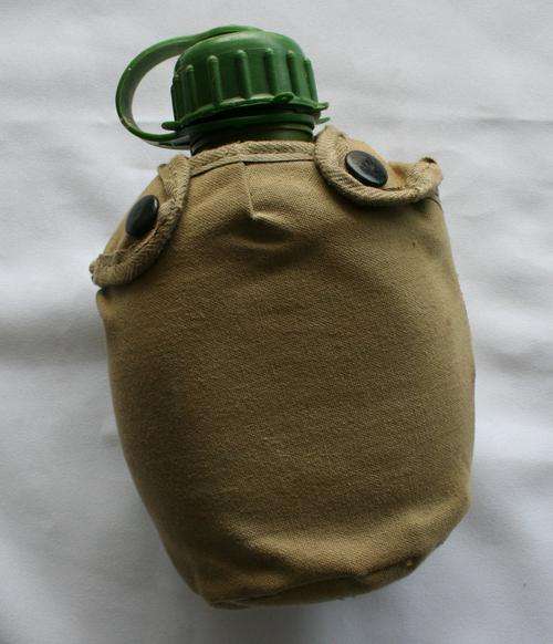 UNKNOWN MILTARY TYPE WATERBOTTLE -- PICK UP