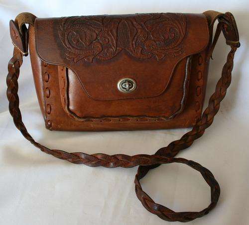 LEATHER HANDBAG WITH SHOULDER STRAP--VERY NICE