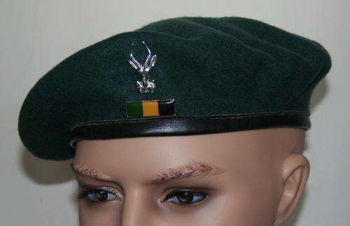SADF, INFANTRY BERET WITH BADGES -- BUSH WAR ERA