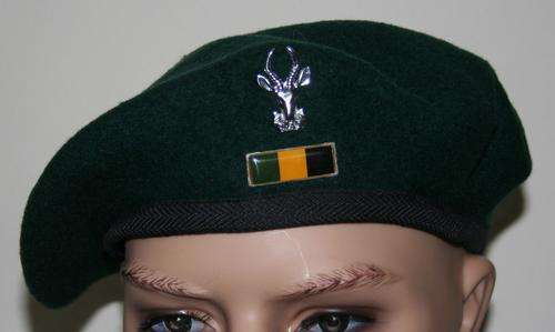 SADF, INFANTRY BERET WITH BADGES -- BUSH WAR ERA