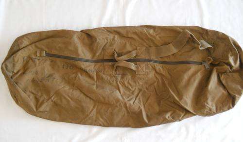 SADF-- LATER TYPE NYLON DUFFEL BAG WITH ZIP-- BALSAK-- BUSH WAR ERA TYPE