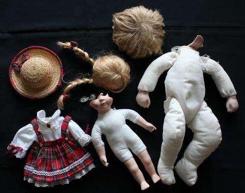 LOT WITH 2 HEADLESS PORCELAIN DOLLS AND BITS AND PIECES