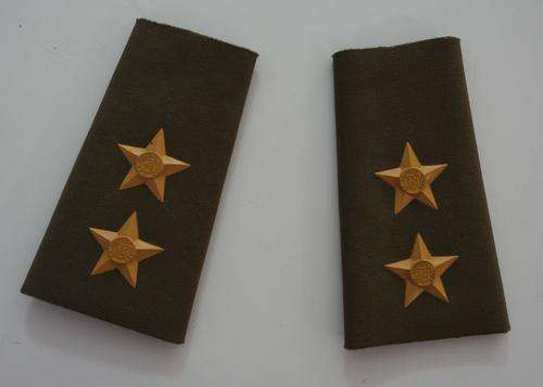 SADF -- LIEUTENANT, NUTRIA RUBBER RANK EPAULETTES-- BUSH WAR ERA