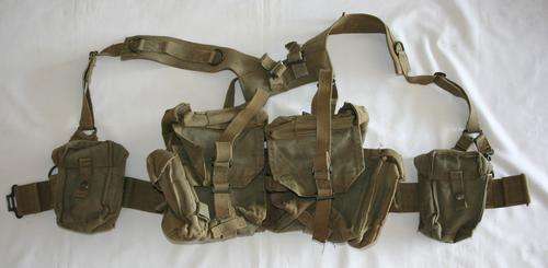SADF -- PATTERN 73 KIDNEY POUCHES AND YOKE - WEBBING -- BUSH WAR ERA