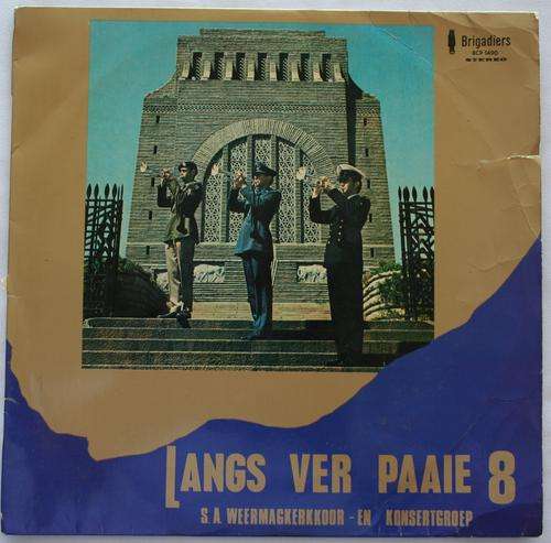 LANGS VER PAAIE  8 -- WEERMAGKERKKOOR EN KONSERTGROEP-- VINYL LP RECORD
