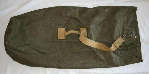 SADF-- EARLY TYPE CANVAS DUFFEL BAG -- BALSAK-- BUSH WAR ERA