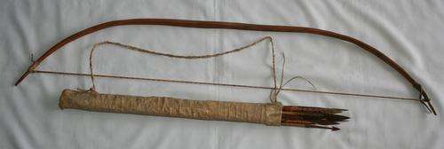 BUSHMAN BOW, QUIVER AND ARROWS -- FROM OMEGA BASE --VERY RARE