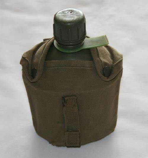 SADF -- 1 LITRE WATER BOTTLE + POUCH -- BUSH WAR ERA