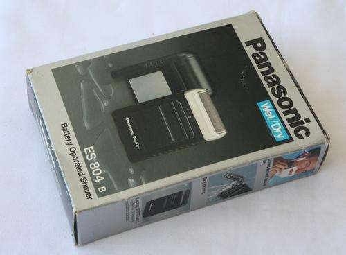 PANASONIC WET/DRY BATTERY SHAVER FROM 1988 -- good working condition -- IN BOX