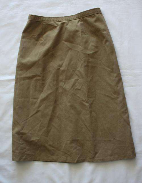 SADF -- FEMALE STEP-OUT SKIRT-- OFFICE WEAR -- SIZE : 102 RL -- BUSH WAR ERA