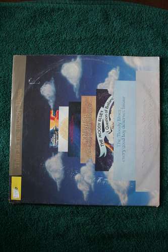 MOODY BLUES-- THIS IS THE MOODY BLUES-- DOUBLE LP-- VINYL 33RPM