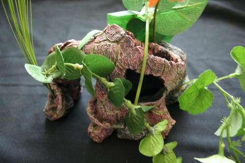 SYNTHETIC ROCK & PLANTS FOR AQUARIUM FISH TANK--VIRTUALLY NEW