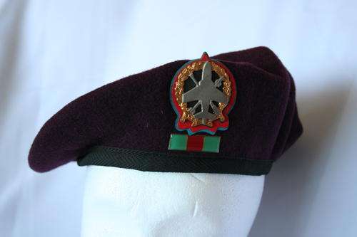 SADF ANTI-AIRCRAFT ARTILLERY BERET & BADGE 2ND TYPE -- BUSH WAR ERA