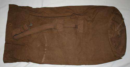 SADF-- EARLY TYPE CANVAS DUFFEL BAG -- BALSAK-- BUSH WAR ERA