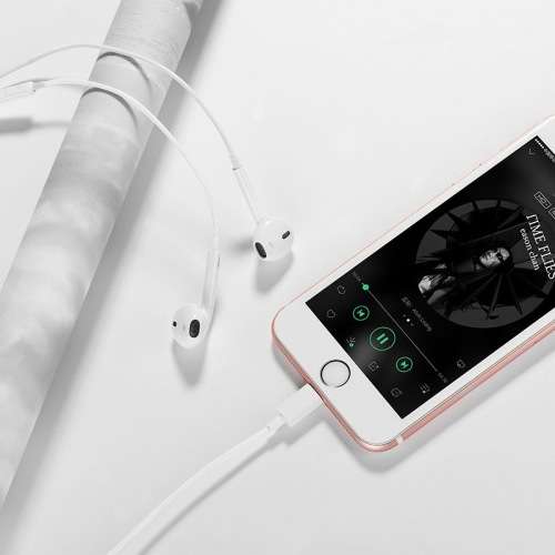 EarPods with Lightning Connector