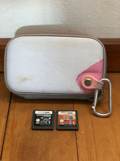 DS/3DS Cover and Carry case + 2 games